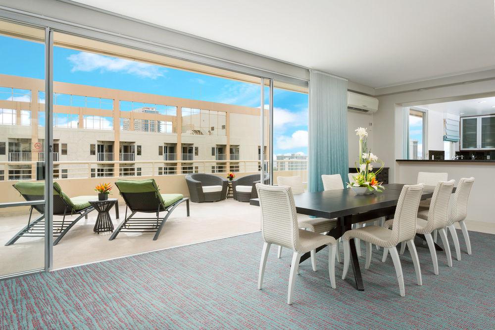 Courtyard By Marriott Waikiki Beach Хонолулу Екстериор снимка