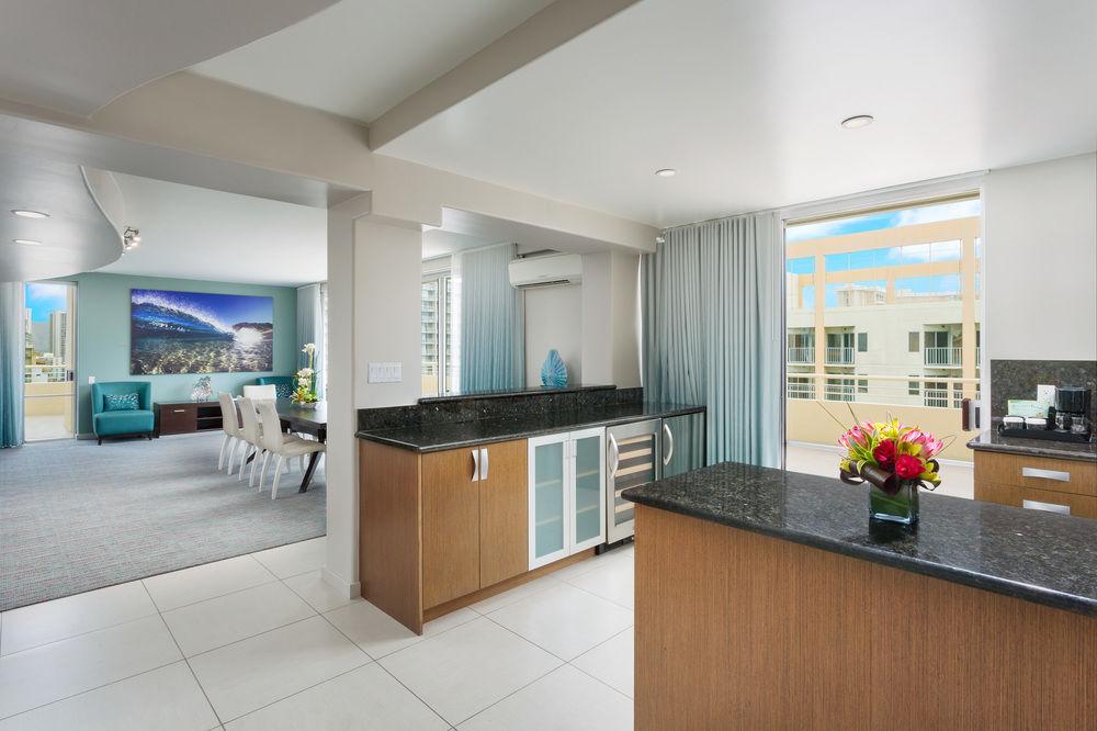 Courtyard By Marriott Waikiki Beach Хонолулу Екстериор снимка