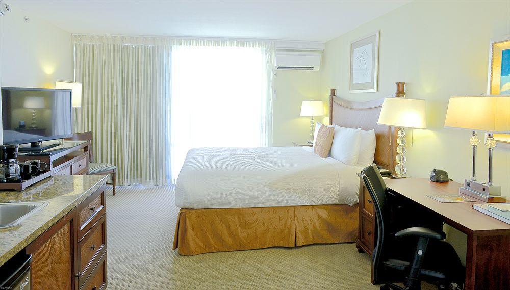 Courtyard By Marriott Waikiki Beach Хонолулу Екстериор снимка