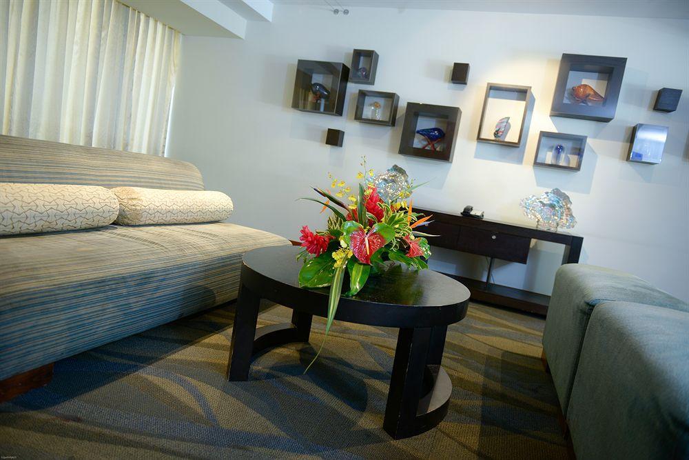 Courtyard By Marriott Waikiki Beach Хонолулу Екстериор снимка