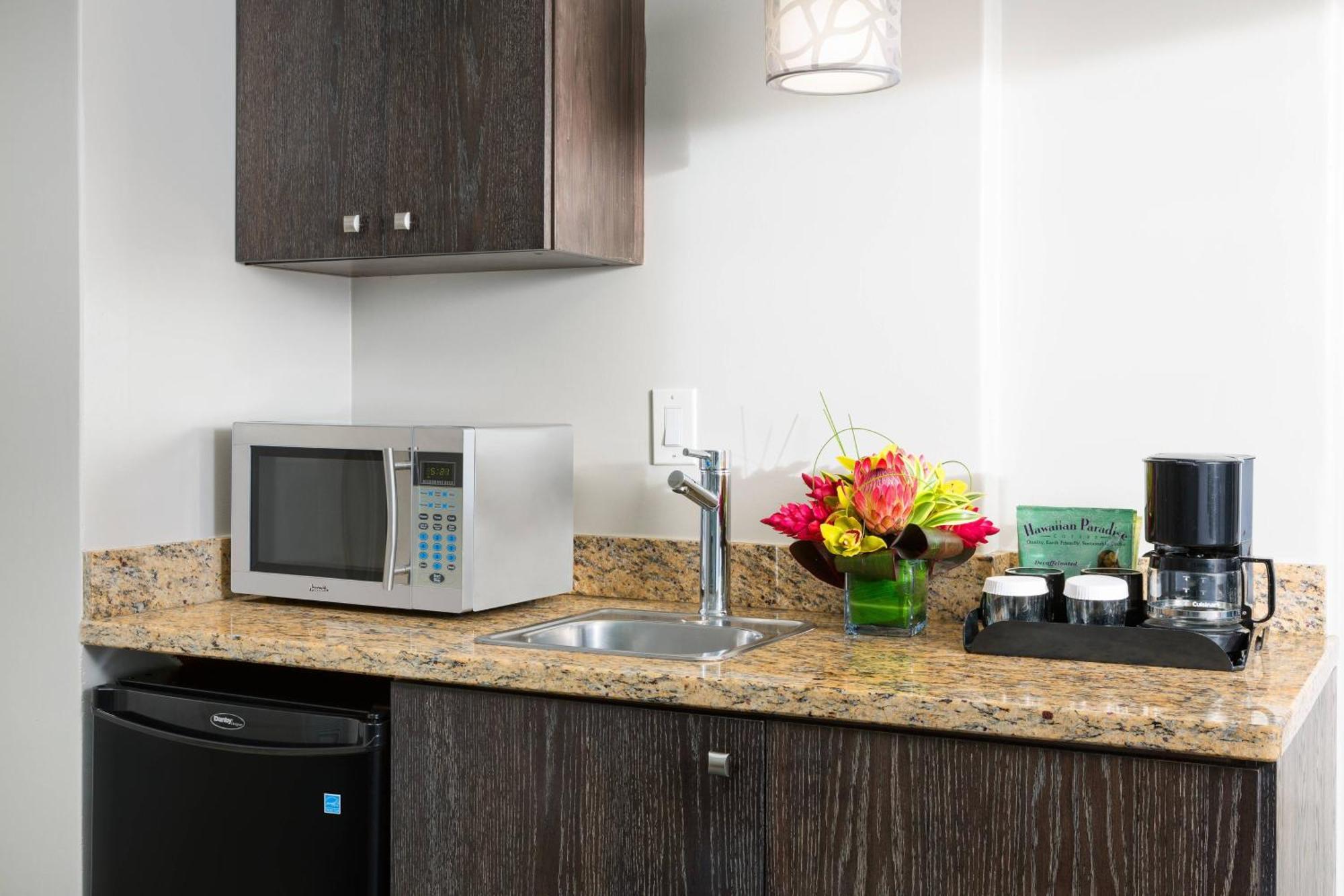 Courtyard By Marriott Waikiki Beach Хонолулу Екстериор снимка
