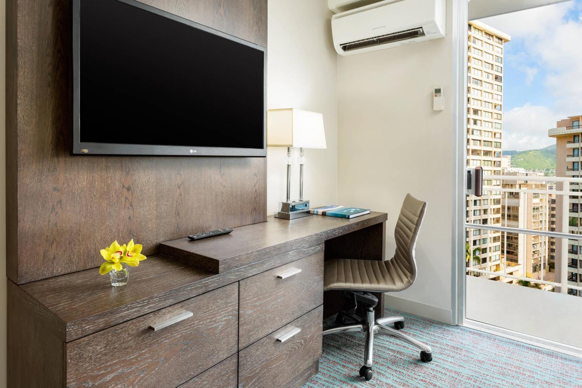 Courtyard By Marriott Waikiki Beach Хонолулу Екстериор снимка