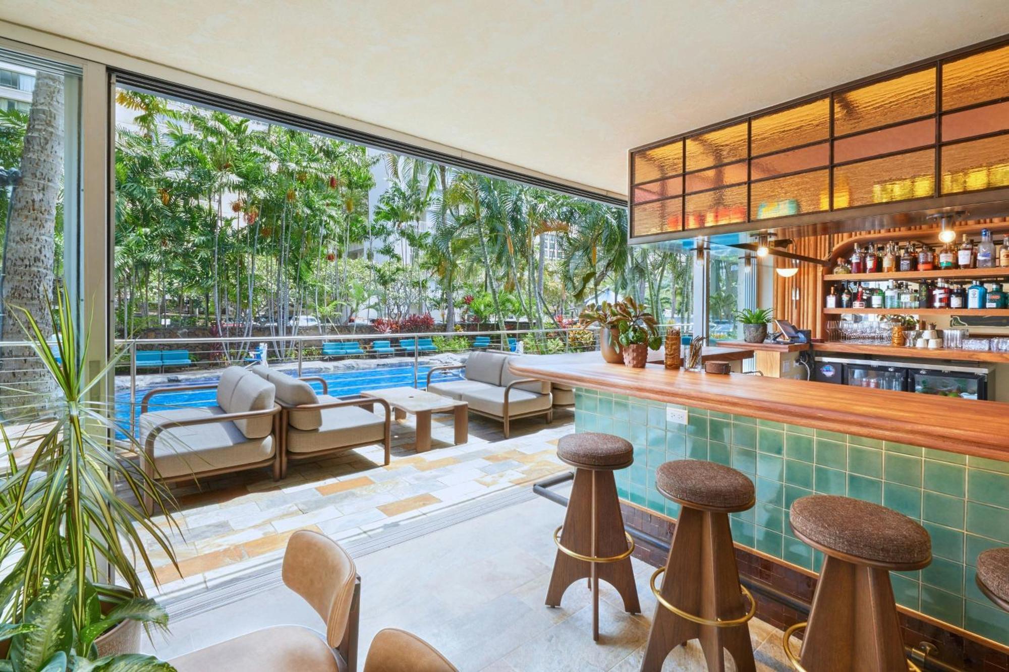 Courtyard By Marriott Waikiki Beach Хонолулу Екстериор снимка