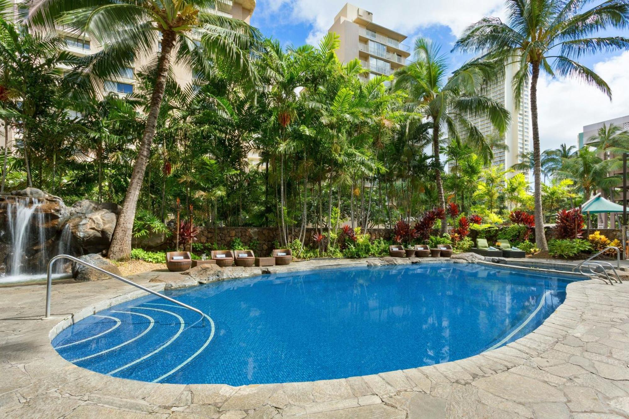 Courtyard By Marriott Waikiki Beach Хонолулу Екстериор снимка