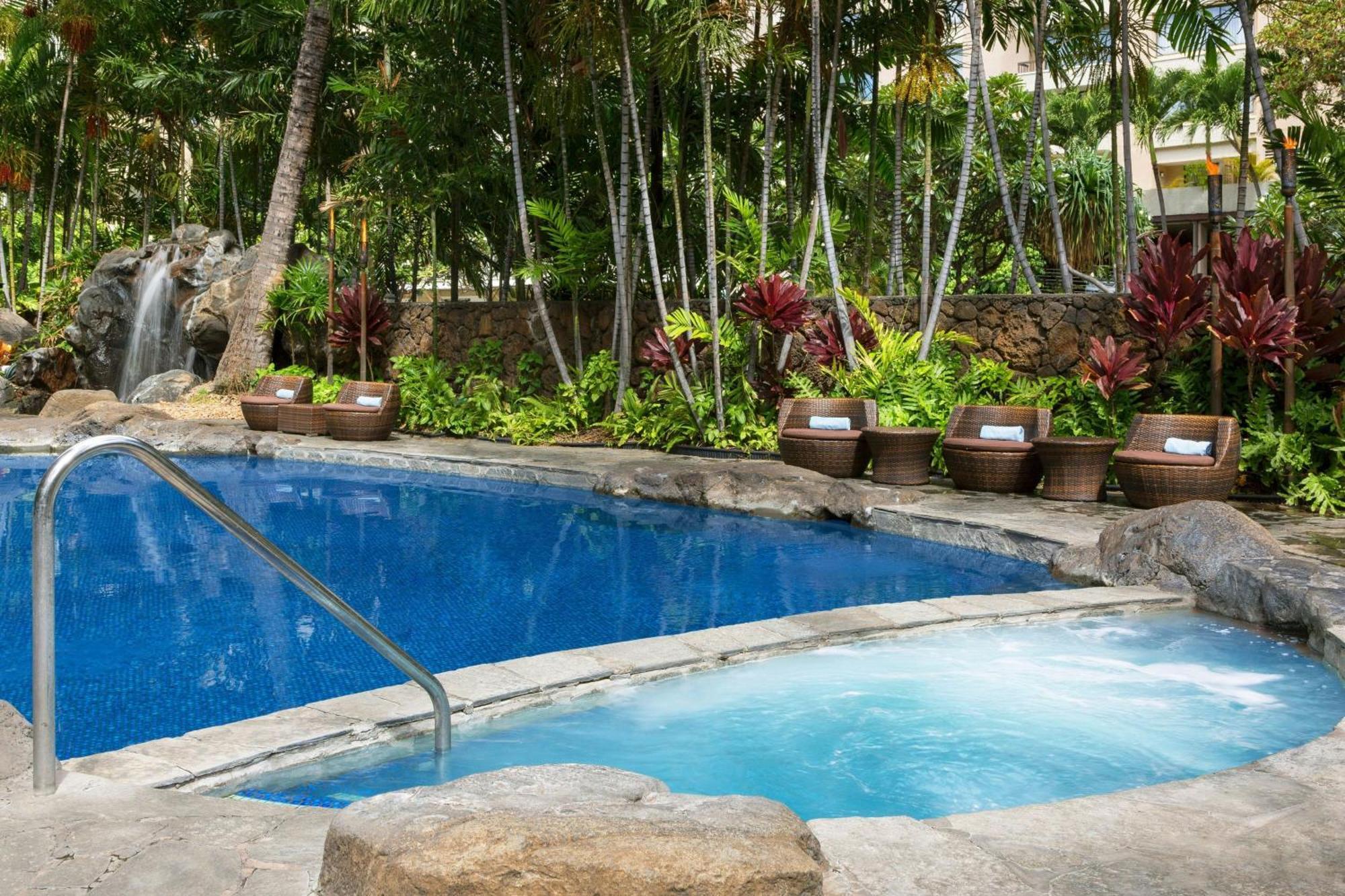 Courtyard By Marriott Waikiki Beach Хонолулу Екстериор снимка